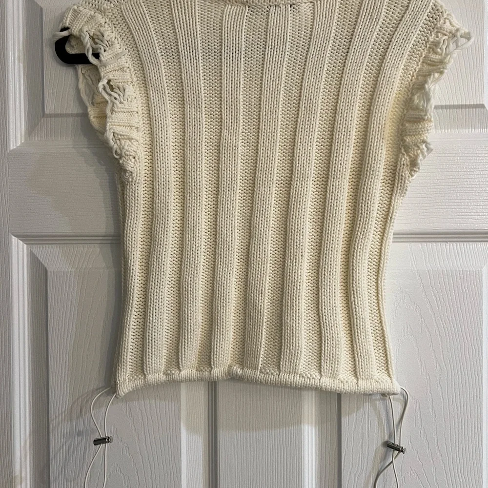 Zara chunky knit short sleeved cream sweater with side toggles small - Picture 4 of 4